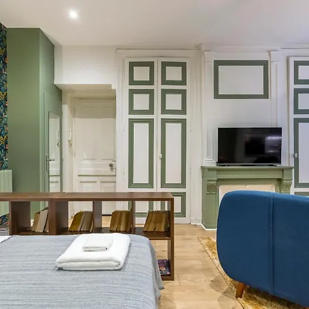 Childebert - Furnished - Downtown Apartment