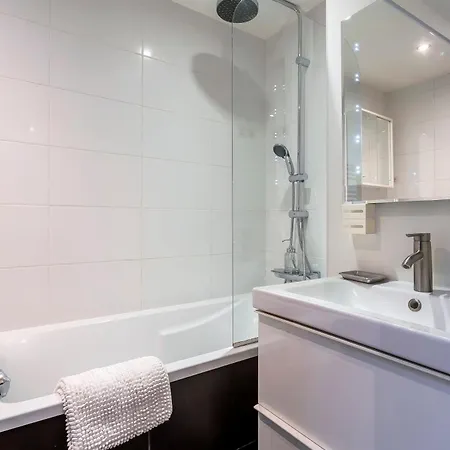 Childebert - Furnished - Downtown Apartment *